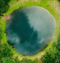 Luftbild eines Tümpels